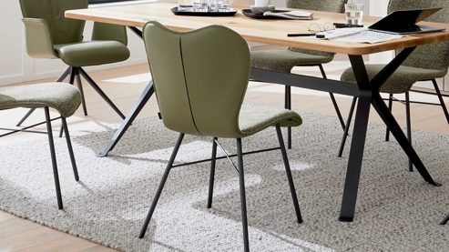 Tischgruppe Interliving aus Leder in Grün Interliving Esszimmer Serie 5115 - Essgruppe in warmen Tönen moosgrüner Webstoff Sneak 59, jadegrünes Leder LD7830, umbragraues Metall & astige Eiche