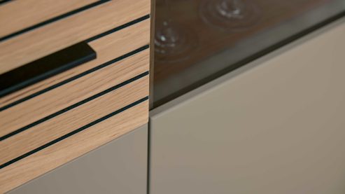 Highboard Interliving aus Holz in Grau Interliving Wohnzimmer Serie 2032 - Highboard B18070 Grau & Risseiche - drei Türen, Breite ca. 180 cm