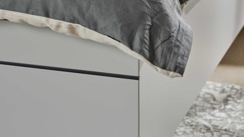 Bettgestell Interliving aus Holz in Grau Interliving Kleiderschrank Serie 1207  Bettgestell 864394 Satingrau & anthrazitfarbener Bezug Stone - Liegefläche ca. 180 x 200 cm