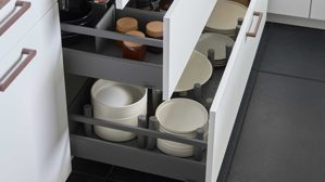 Einbauküche culineo® aus Holz in Weiß Culineo® Einbauküche C615 mit Einbaugeräten Alpinweiß & Walnuss - Stellfläche ca. 280 x 305 cm