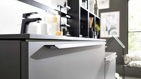 Badmöbel-Set Interliving aus Holz in Grau Interliving Bad Serie 7317 - Badmöbel-Set mit viel Zubehör Schiefergrau