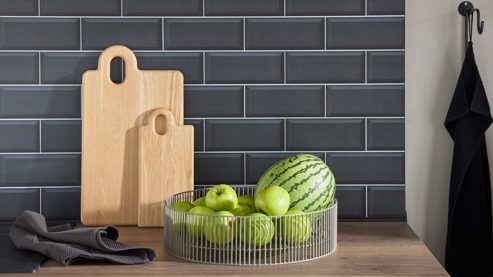 Einbauküche culineo® aus Holz in Dunkelgrau Culineo® Einbauküche C357 mit gorenje Einbaugeräten Schiefergrau & Schwarzglas - zweizeilig